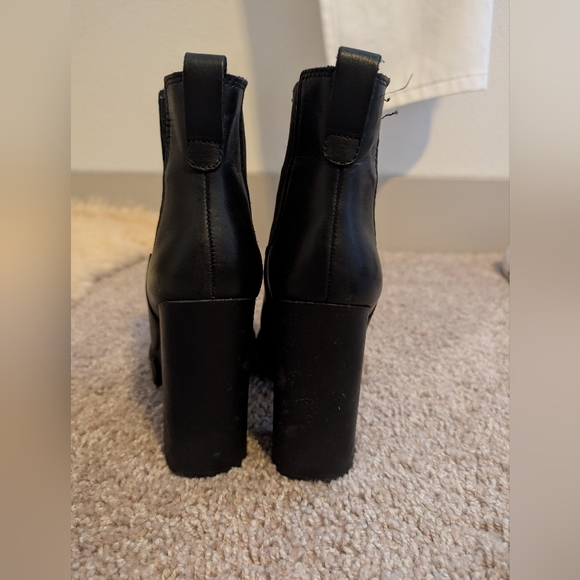 Steve Madden Black Heeled Boots - Picture 4 of 4
